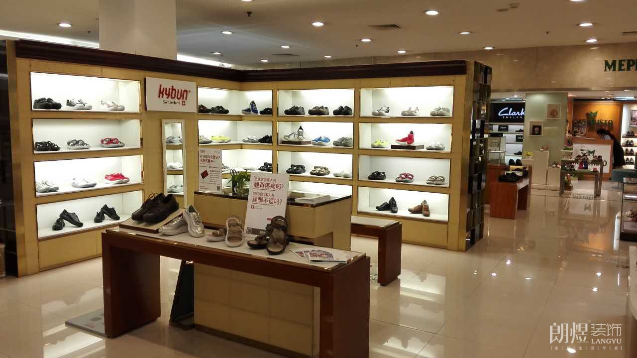卖场男鞋实体店装修图