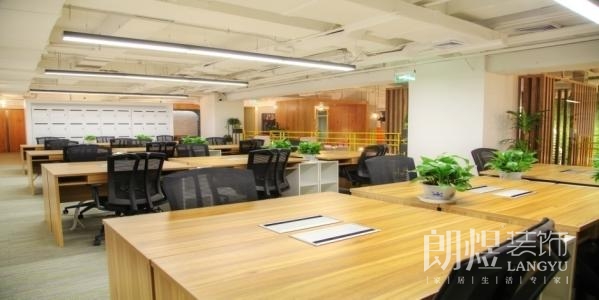 便宜美观的租赁办公室装修效果图4