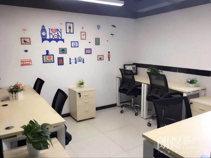 便宜美观的租赁办公室装修效果图3