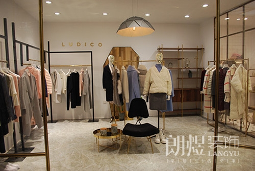 美观时尚的女装小店铺装修效果图