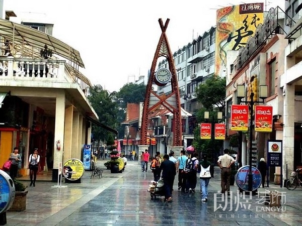 城市广场的商业街装修设计实景图