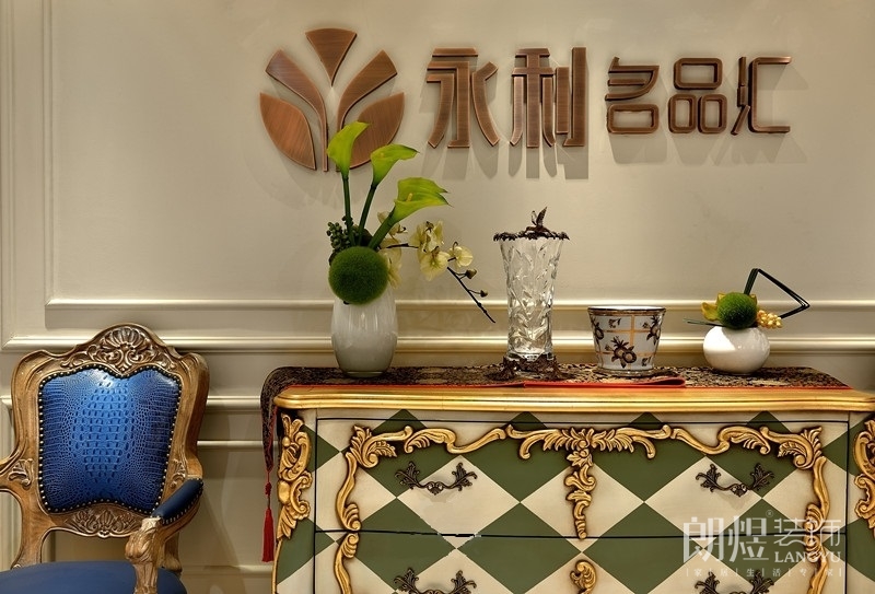 奢侈品店铺整体设计装修效果图