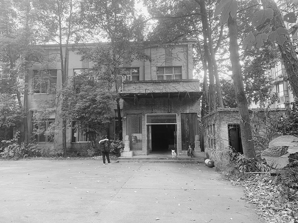 汽车新能源厂区停车场办公楼
