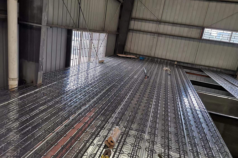 厂房内钢混砌筑二层搭建施工